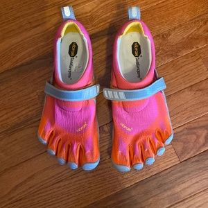 Vibram Fivefingers Bikila Womens Barefoot Shoes W343 Size 40 (US 8) Pink Orange